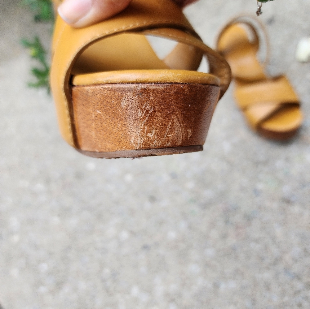 Tory BurchTory Burch Brown Leather Almita Wedge Sandals size 6 1/2 - Picture 4 of 11